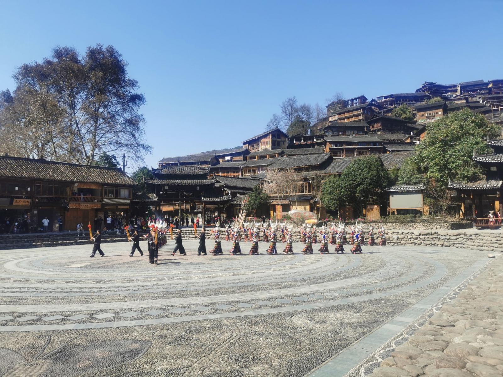 成都出发贵州6日自驾路书：荔波大小七孔-西江千户苗寨-梵净山-镇远古镇6日贵州自驾游