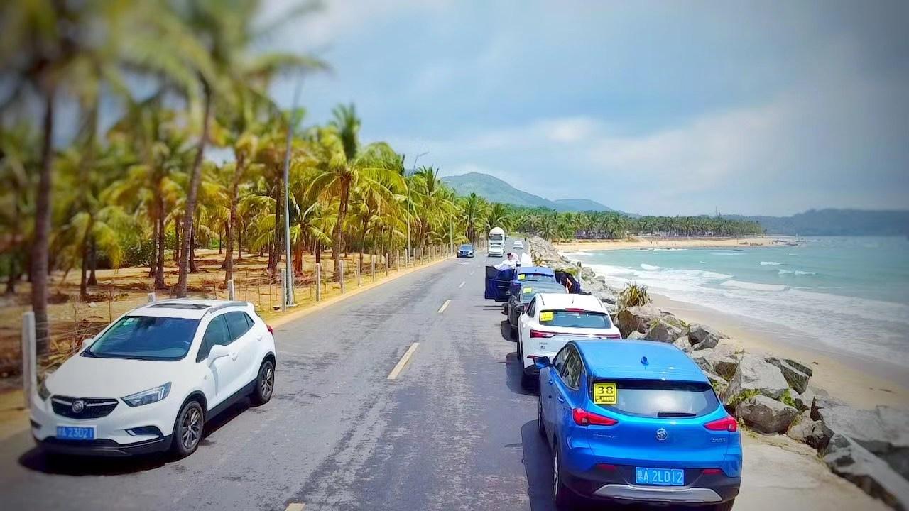 海口集合6天5晚海南自驾路书：【荣耀海岛】海口-文昌-三亚-儋州6日落地租车海南环岛自驾游
