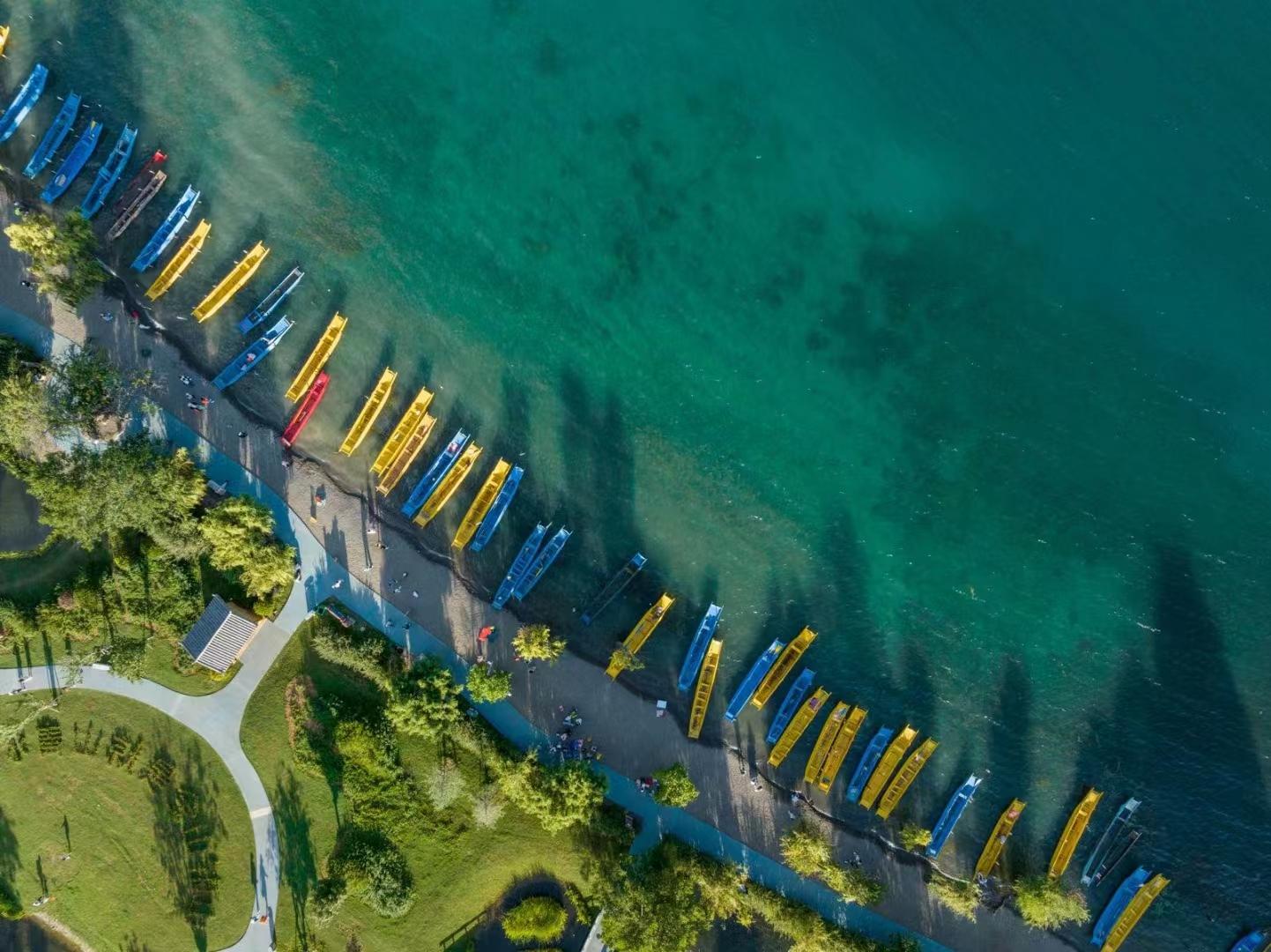 成都出发泸沽湖5日自驾：月城西昌丨环泸沽湖丨划水猪槽船丨格萨拉5日自驾游