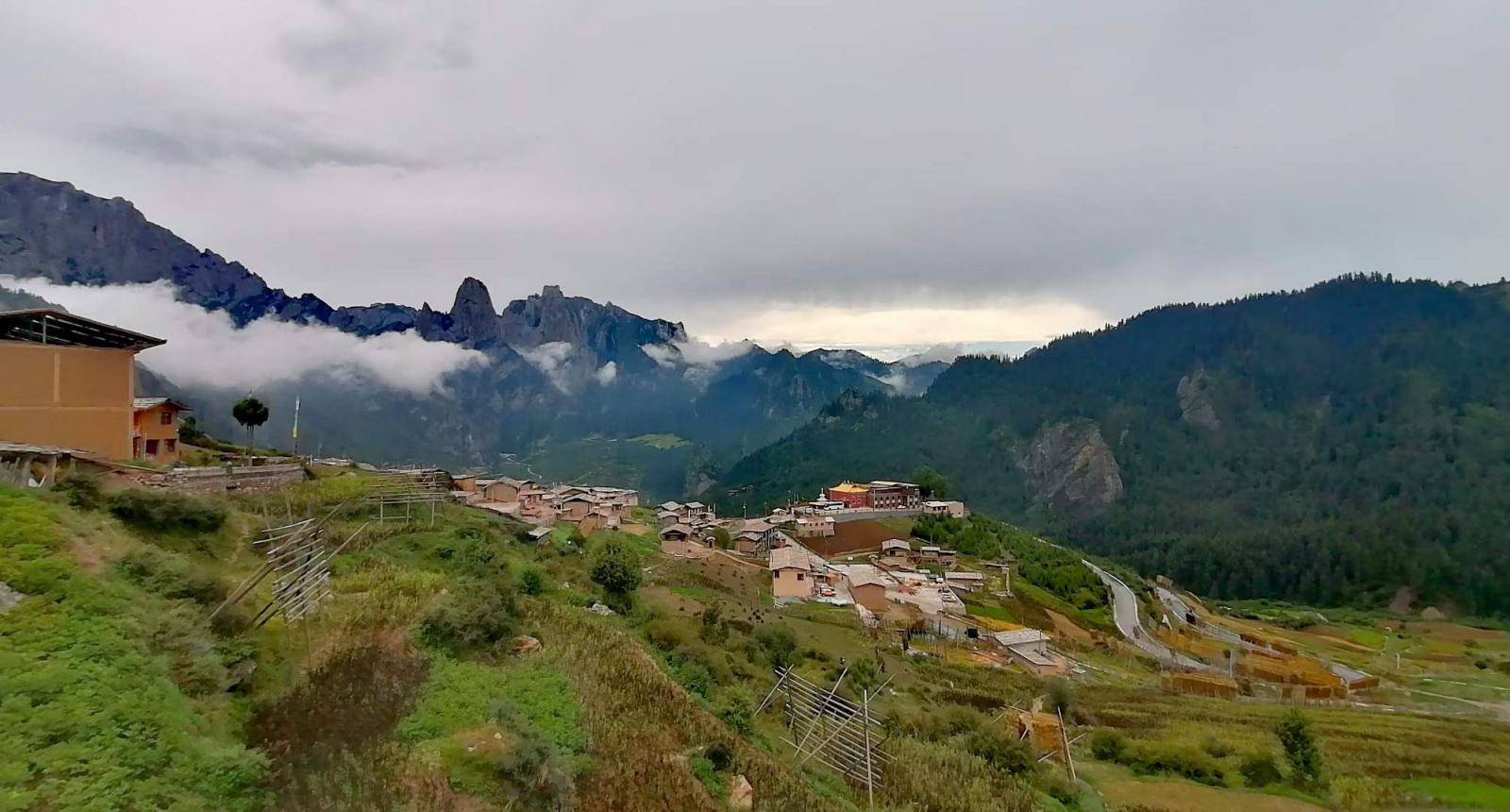 秘境甘南洛克之路6日自驾游：小众甘加密境-扎尕那-年保叶则3次穿越6日甘南自驾游