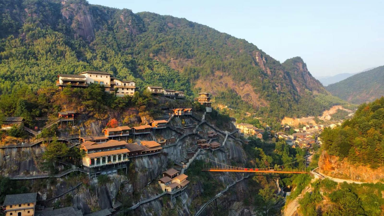 福建厦门出发江西5日自驾游：上饶葛仙山-望仙谷-庐山滑雪场-龙虎山5日自驾游