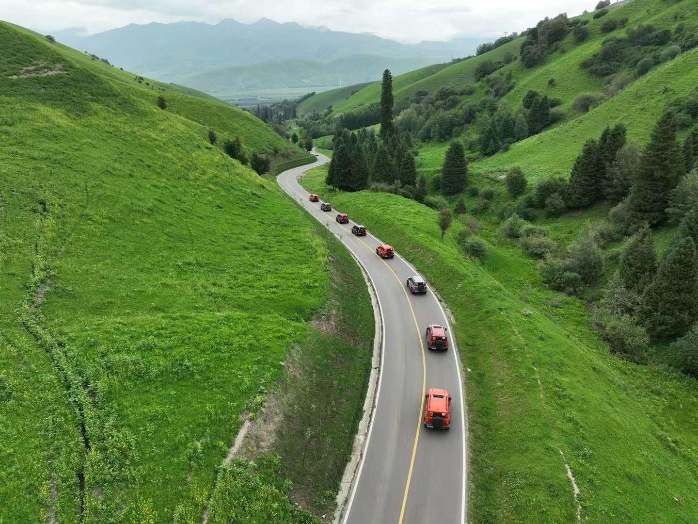 乌市集合南北疆15日新疆自驾游：【畅游南北A】北疆喀纳斯禾木-伊犁-南疆喀什-独库公路15日自驾