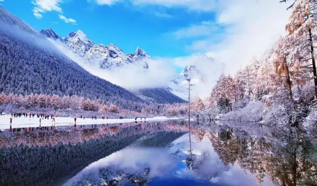 重庆出发川北阿坝4日自驾游：【冬游九寨】九寨沟•冰瀑轻徒步•白马古寨4日自驾