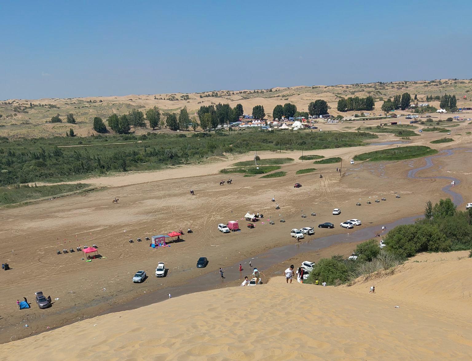 成都出发河套地区陕西宁夏内蒙8日自驾游：【沙漠绿洲】波浪谷-成吉思汗陵-响沙湾-七星湖-乌海-镇北堡影视城8日游