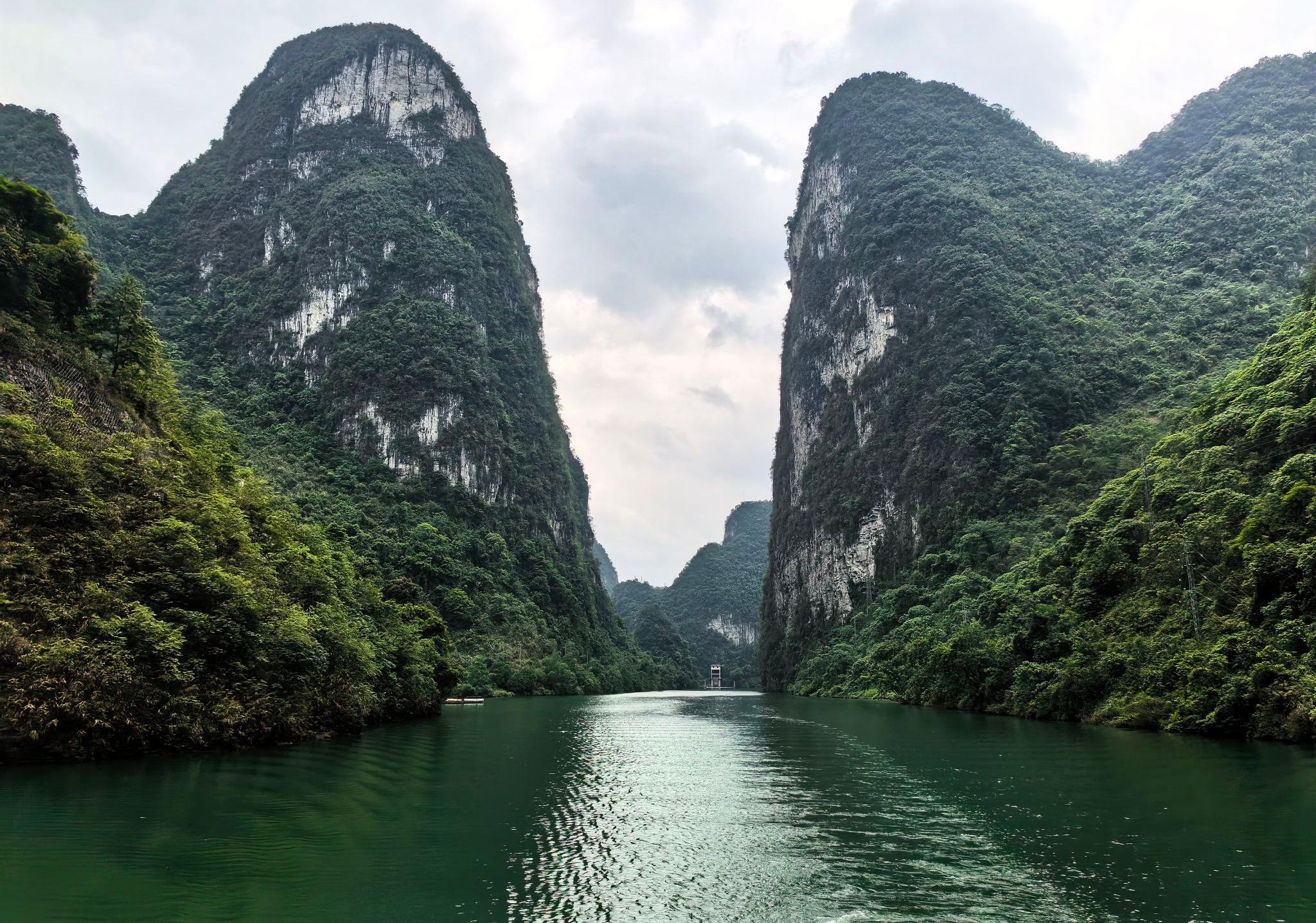 广东出发广西柳州河池6日自驾游：罗成棉花天坑-金城江小三峡-南丹洞天山海休闲6天自驾游