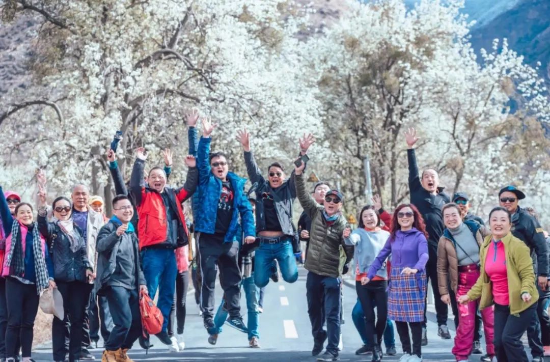 成都集合川西赏花5日自驾：【金川梨花】新都桥-甲根坝-神仙包-姑弄村5日自驾游