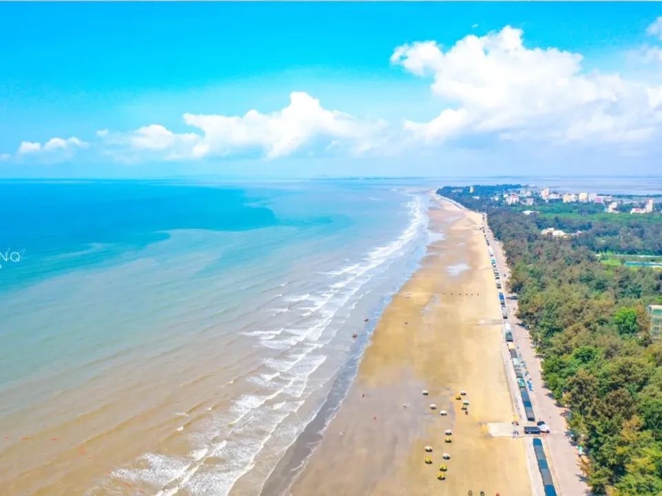 重庆出发广西6日自驾游：【环游北部湾】万尾金滩出海打渔-红树林赶海-侨港海滩-海丝首港-东兴口岸-北海6日游