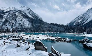 拉萨集合西藏林芝7日落地含车自驾游：【冬游西藏】探寻蓝冰雪山、秘境墨脱旅拍7日之旅-推荐