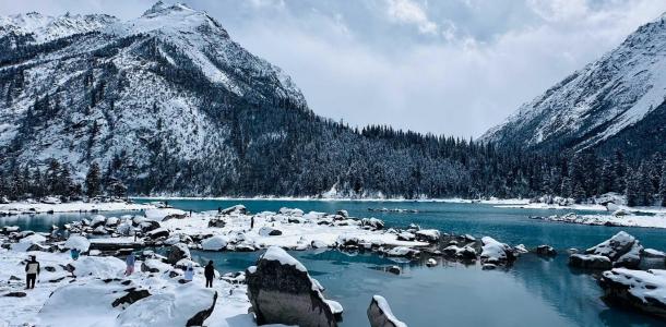 拉萨集合西藏林芝7日落地含车自驾游：【冬游西藏】探寻蓝冰雪山、秘境墨脱旅拍7日之旅-大自驾网