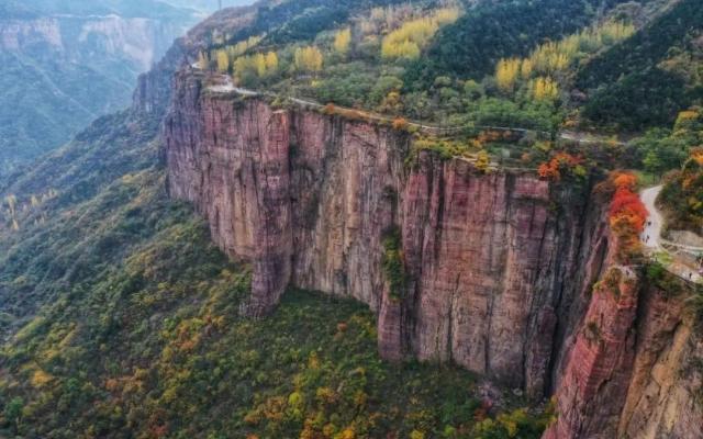 济南出发南太行2日自驾游：【南太行通天峡】通天峡-太行白云山-石板岩小镇-霓虹村2日游