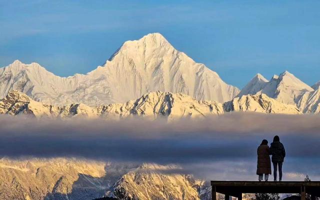 重庆出发川西3日自驾游：王岗坪日出云海-贡嘎雪山-峨眉山报国寺3日游