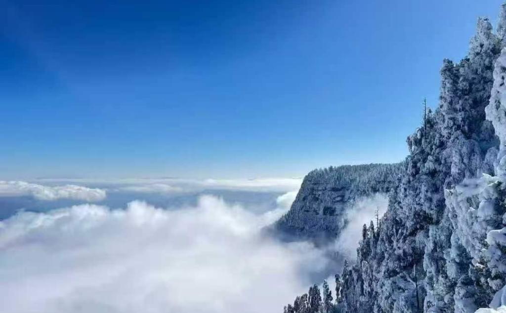 重庆出发眉山瓦屋山3日自驾游：冰雪瓦屋山-三山旅游环线-眉山水街-苏稽古镇-柳江古镇3日游