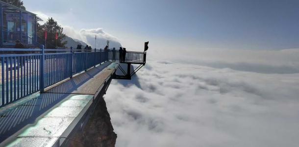 重庆出发云南昭通3日自驾游：云上大山包-鸡公山-玻璃栈道-高山云海-日出日落-黄连河景区3日游-大自驾网