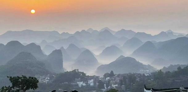 珠三角出发清远3日自驾游：连南油岭瑶寨-万山朝王-石兰古寨-连州菜心-东陂腊味-泡温泉3日游-大自驾网