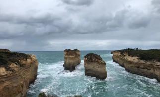 悉尼集结落地租车澳大利亚13日自驾游：蓝色海洋路-堪培拉-湖口镇-企鹅岛-大洋路-墨尔本13日游-推荐