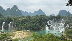 南宁集结广西7日自驾游：南宁-巴马长寿村-靖西鹅泉-崇左德天瀑布-凭祥友谊关-北海银滩7日游-推荐