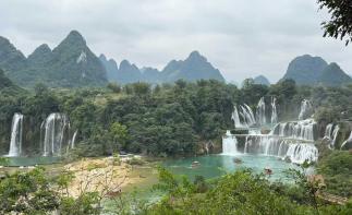 南宁集结广西7日自驾游：南宁-巴马长寿村-靖西鹅泉-崇左德天瀑布-凭祥友谊关-北海银滩7日游-推荐