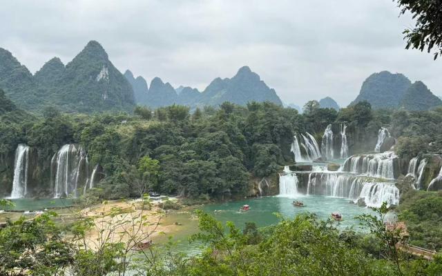 南宁集结广西7日自驾游：南宁-巴马长寿村-靖西鹅泉-崇左德天瀑布-凭祥友谊关-北海银滩7日游