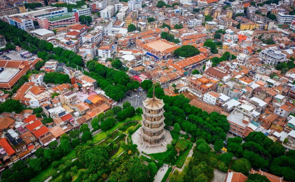 江苏出发福建江西8日自驾游：【闽南故事】三味海丝泉州-幸福福州-平潭岛-瓷都景德镇休闲8日游