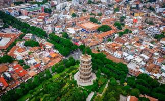 江苏出发福建江西8日自驾游：【闽南故事】三味海丝泉州-幸福福州-平潭岛-瓷都景德镇休闲8日游-推荐