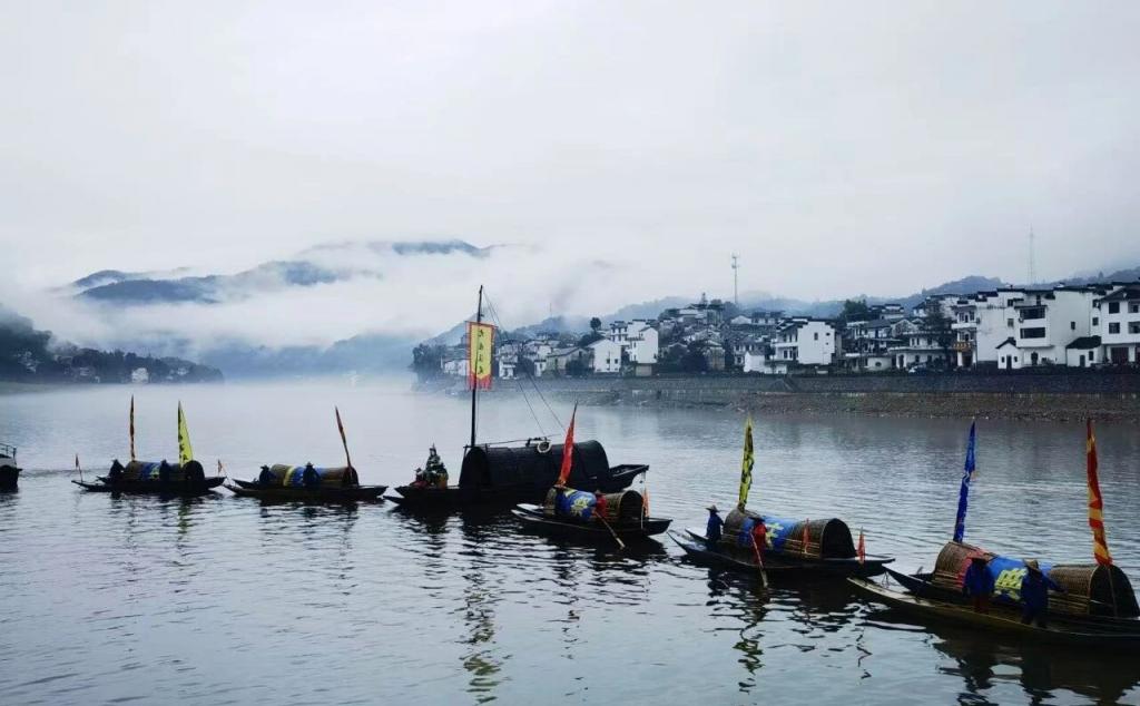 南京出发安徽歙县2日自驾游：勇闯蜈蚣岭-船游新安江山水画廊自驾2日游