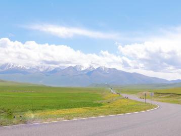 乌鲁木齐集合全景独库+南疆10日自驾游：巴音布鲁克草原-天山神秘大峡谷-沙漠公路-喀什古城-香妃园-