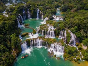 重庆出发广西6日自驾游：【环游广西】德天大瀑布-友谊关-花山岩画-东兴口岸-万尾金滩6日自驾