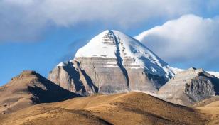 拉萨出发阿里大北线11日自驾游：[天上阿里]拉萨-羊湖-珠峰-古格王朝-冈仁波齐-一措再措11日游-推荐