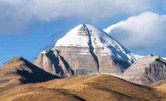 拉萨出发阿里大北线11日自驾游：[天上阿里]拉萨-羊湖-珠峰-古格王朝-冈仁波齐-一措再措11日游-推荐