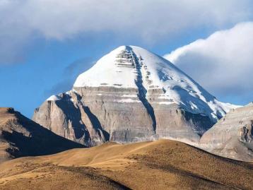 拉萨出发阿里大北线11日自驾游：[天上阿里]拉萨-羊湖-珠峰-古格王朝-冈仁波齐-一措再措11日游
