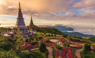 磨憨口岸集合14日自驾东南亚：琅勃拉邦-万荣-万象-泰国曼谷-老挝14日跨境穿越-推荐