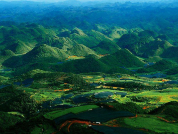 广东出发七彩云南黔西南7日自驾游：普者黑-可邑小镇-罗平油菜花-万峰林7日自驾游