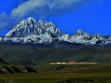 成都出发康定4日自驾游：藏地莲花-神木垒-新都桥-亚拉雪山4天经典自驾游