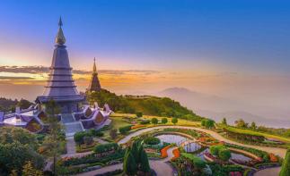 云南出发东南亚10日自驾游：老挝-琅勃拉邦-泰国-素可泰-清迈10日出境自驾游-推荐