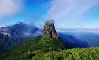 贵阳集合贵州黔东南6日落地自驾游：青岩古镇-西江千户苗寨-梵净山6日体验苗寨风情-推荐