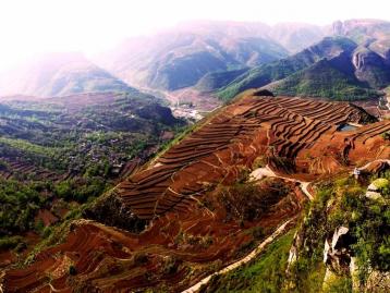 北京出发太行山自驾2日游：太行绝美挂壁公路-王硇村梯田风光-俯京娘湖全貌2日体闲之旅