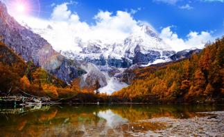 成都出发稻城县香格里拉镇6日自驾游：稻城亚丁-新都桥-泸定桥6日秋季深度摄影之旅-推荐