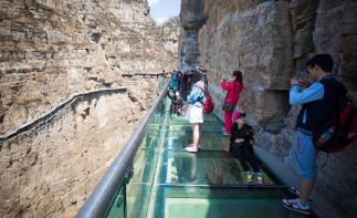 周末2日济南周边自驾游：暖泉古镇穿越时空-白石山赏秋-挑战玻璃栈道2日休闲自驾游-推荐