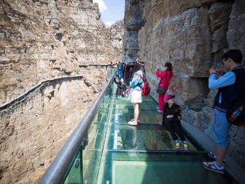 周末2日济南周边自驾游：暖泉古镇穿越时空-白石山赏秋-挑战玻璃栈道2日休闲自驾游