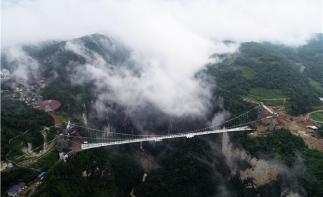 江苏出发湘西7日自驾游：凤凰古城-张家界大峡谷-挑战玻璃栈道7日游-推荐