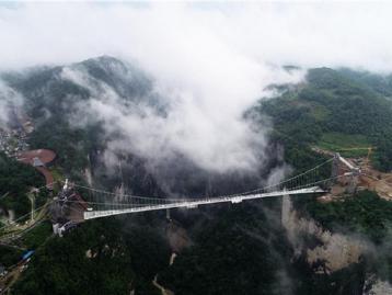 江苏出发湘西7日自驾游：凤凰古城-张家界大峡谷-挑战玻璃栈道7日游