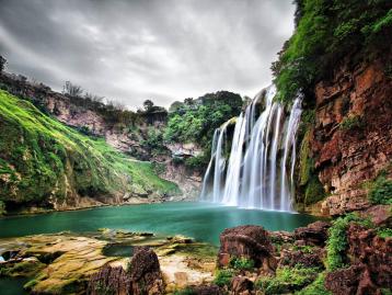 广东出发贵州7日自驾游：黄果树瀑布-马岭河-千户苗寨-荔波小七孔7日休闲自驾游