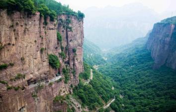 郑州集合晋豫6日自驾游:郭亮村-挂壁公路-打铁花-龙门石窟-少林寺6天休闲自驾游-游推荐