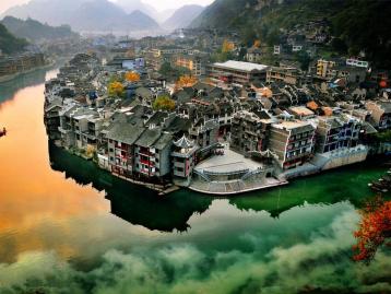 贵阳集合贵州7日落地自驾游：西江千户苗寨-荔波小七孔-肇兴侗寨7日黔东南之旅