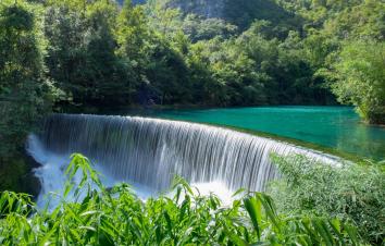 成都出发黔东南7日自驾：大小七孔-千户苗寨-肇兴侗寨7日一路黔行去贵州过春节-游推荐