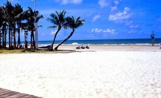 成都出发广西中越边境7日自驾游：万峰林-德天大瀑布-鹅泉-北海7日自驾游-推荐