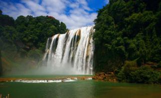 成都出发贵州5日自驾游：赤水大瀑布-黄果树-织金洞5日自驾游-推荐