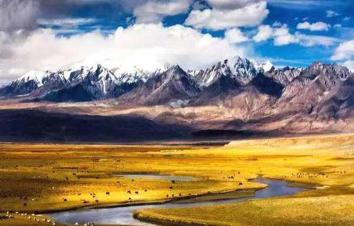 江苏出发新疆自驾20日游：喀纳斯-魔鬼城-胡杨林-莫高窟，自驾穿越陕甘内蒙新疆20日自驾游-游推荐