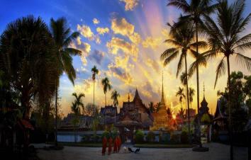 昆明集合9日云南老挝落地自驾游：野象谷-西双版纳-琅勃拉邦9日云南采茶跨境之旅-游推荐