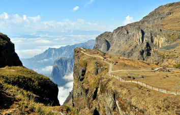 昆明出发东川昭通6日拼车游：东川红土地-大海草山-鸡公山大峡谷定疆险隘6天拼车游-游推荐